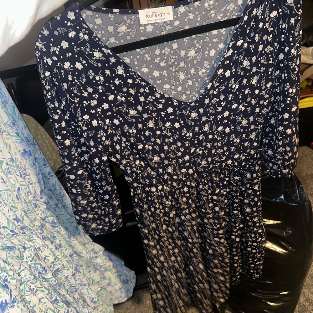 Kaileigh Navy and White Floral Top